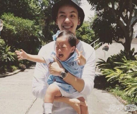 听完张艺兴苏到炸的育儿经，好想当他女儿啊！