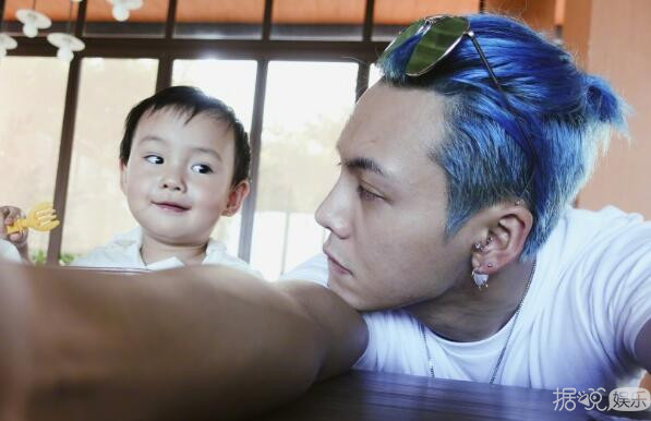 听完张艺兴苏到炸的育儿经，好想当他女儿啊！