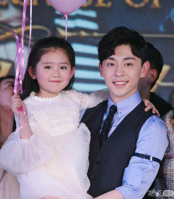 听完张艺兴苏到炸的育儿经，好想当他女儿啊！