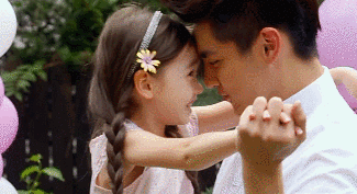 听完张艺兴苏到炸的育儿经，好想当他女儿啊！