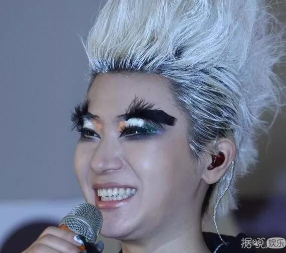   千万不要得罪造型师，看完这些辣眼睛的造型我忽然原谅了关晓彤！