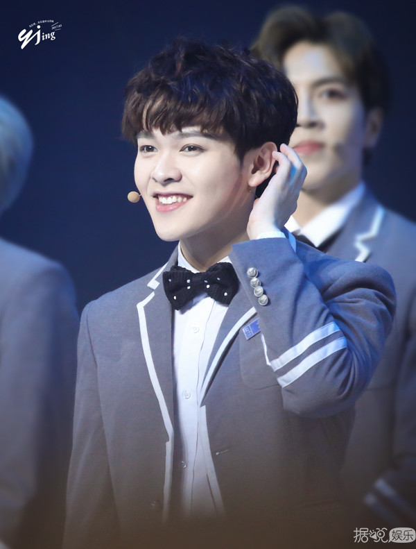 新男团诞生！蔡徐坤C位出道实至名归，他却被质疑有黑幕？