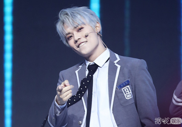 新男团诞生！蔡徐坤C位出道实至名归，他却被质疑有黑幕？