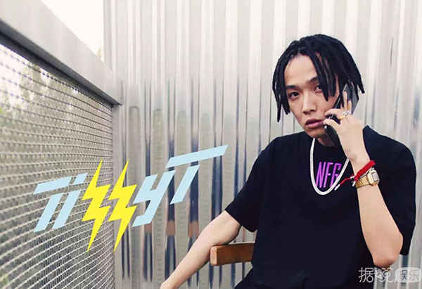 千万别得罪站姐，你的男孩TT骗炮搞多角恋被粉头回踩？