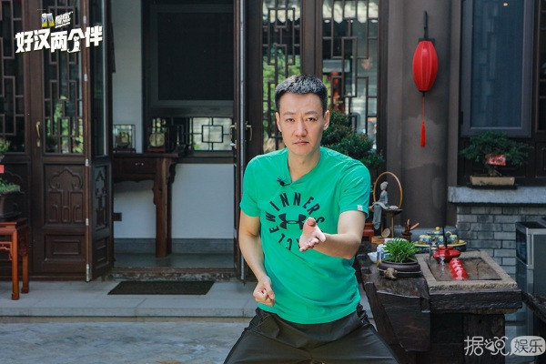 辛柏青王烈开启吃货模式 《好汉两个伴》上演美食诱惑 辛柏青王烈开启吃货模式 《好汉两个伴》上演美食诱惑