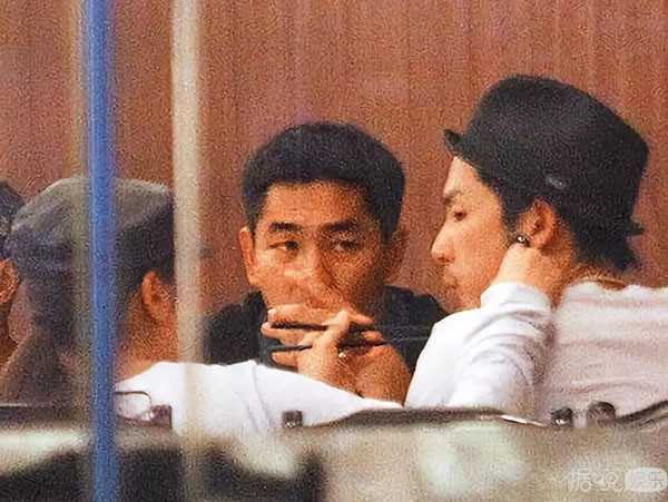 结婚四年就开撕三次，这两夫妻的婚姻也太儿戏了吧