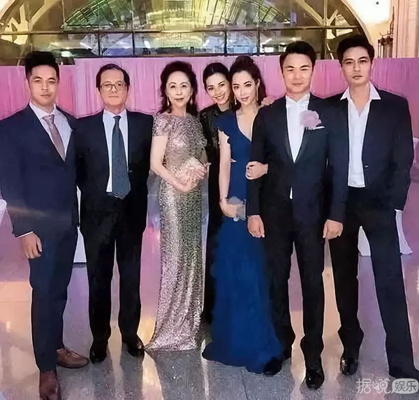 结婚四年就开撕三次，这两夫妻的婚姻也太儿戏了吧