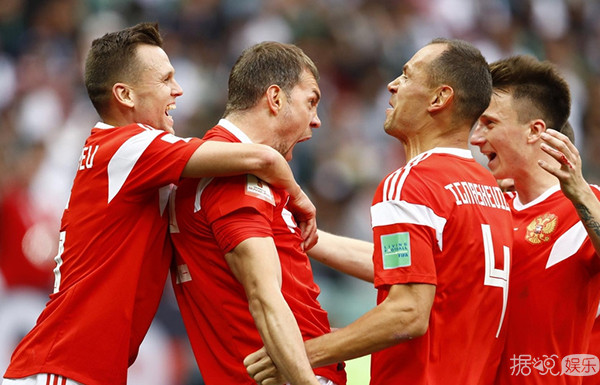 世界杯现场活捉陈奕迅,鹿晗大张伟跨界解说却被骂惨