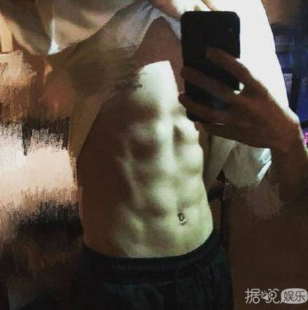 中泰韩日四大鲜肉同台PK？王俊凯的无修图赢了
