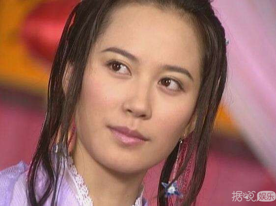 拒当女一,李小冉陈数都为她着迷,47岁的俞飞鸿活得太有魅力了 拒当女一,李小冉陈数都为她着迷,47岁的俞飞鸿活得太有魅力了