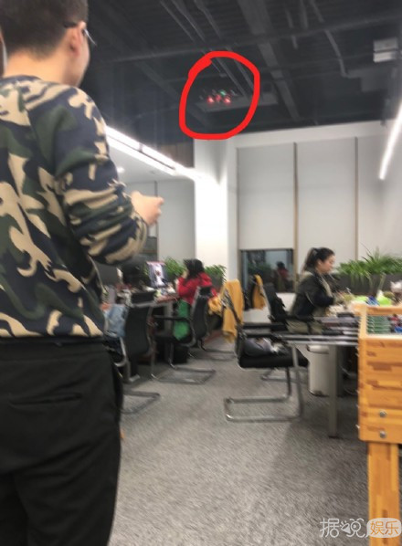 热巴、邓伦的情侣手环火了！电视剧的带货能力真不是吹的