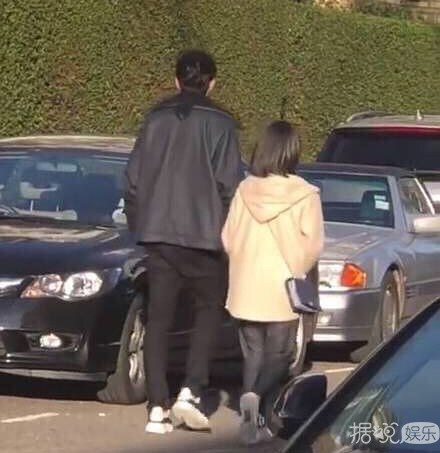 说沈月只有一米四？对方用一张图做出回应