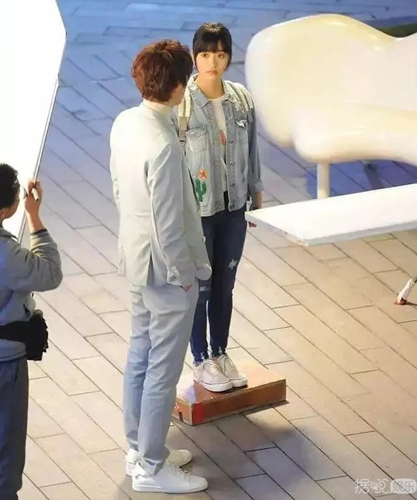 说沈月只有一米四？对方用一张图做出回应