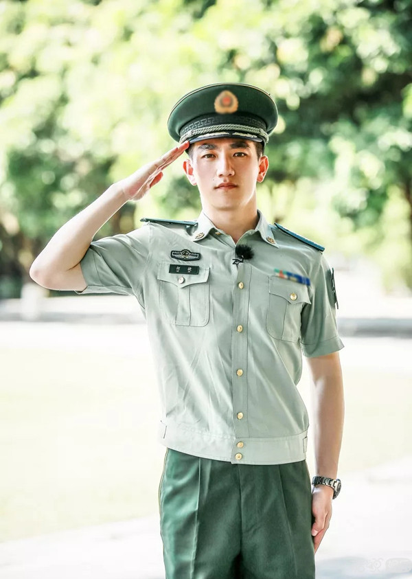 张馨予终于谈恋爱了？对方还是个帅气的兵哥哥？