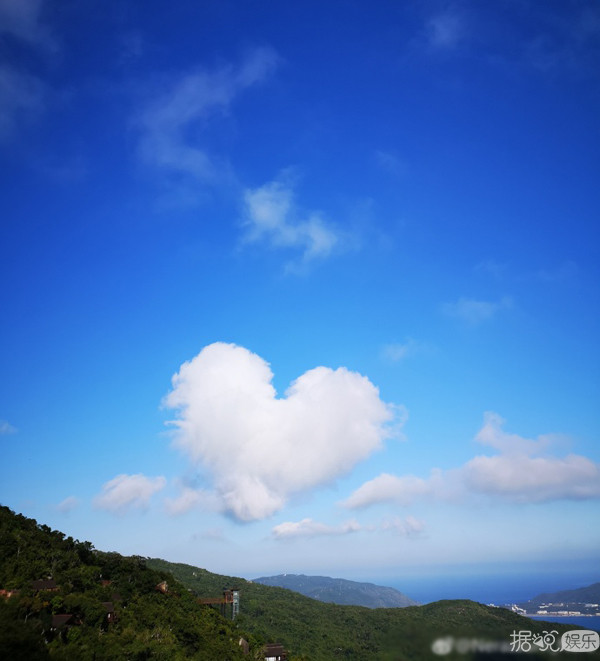 张馨予终于谈恋爱了？对方还是个帅气的兵哥哥？