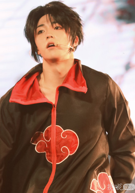 范丞丞演白雪公主、朱正廷反串玛丽莲梦露，这个男团真的有毒