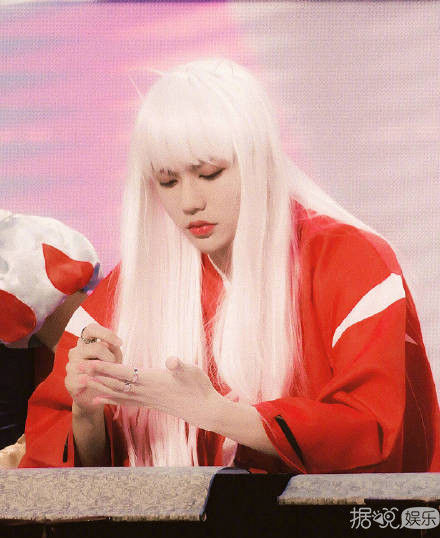 范丞丞演白雪公主、朱正廷反串玛丽莲梦露，这个男团真的有毒