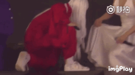 范丞丞演白雪公主、朱正廷反串玛丽莲梦露，这个男团真的有毒