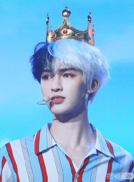 范丞丞演白雪公主、朱正廷反串玛丽莲梦露，这个男团真的有毒