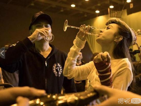 赵丽颖和冯绍峰在一起，还怀孕三个月了？