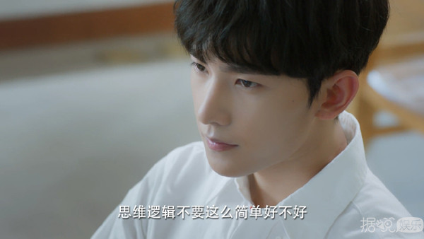 闭关一年后，杨洋居然从高冷男神变成搞笑表情包了？