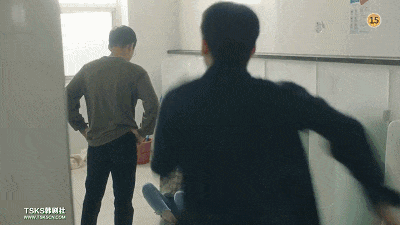 他不仅是10级鉴婊达人，还拥有统一饭圈的颜值？