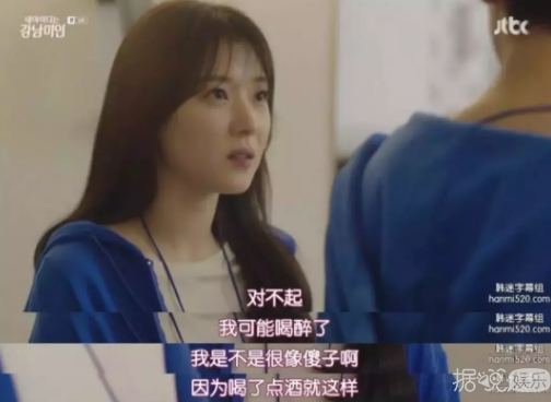 他不仅是10级鉴婊达人，还拥有统一饭圈的颜值？