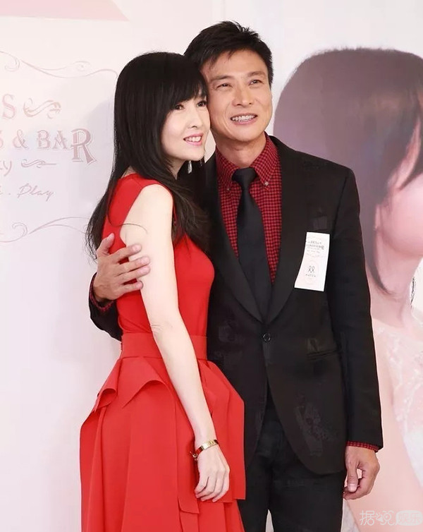 51岁的周慧敏,颜值和身材也太逆天了吧 51岁的周慧敏,颜值和身材也太逆天了吧