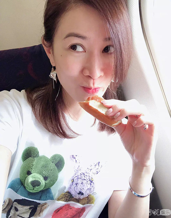 51岁的周慧敏,颜值和身材也太逆天了吧 51岁的周慧敏,颜值和身材也太逆天了吧