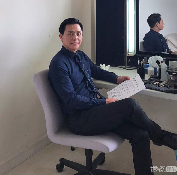 51岁的周慧敏,颜值和身材也太逆天了吧 51岁的周慧敏,颜值和身材也太逆天了吧