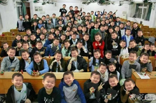 你们手机里的表情包不但长大了,还学会谈恋爱了 你们手机里的表情包不但长大了,还学会谈恋爱了