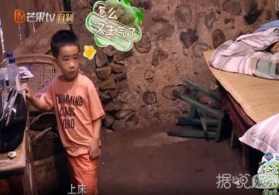 陈小春和刘畊宏齐聚却不见小泡芙,最失望不是jasper,竟是他? 陈小春和刘畊宏齐聚却不见小泡芙,最失望不是jasper,竟是他?