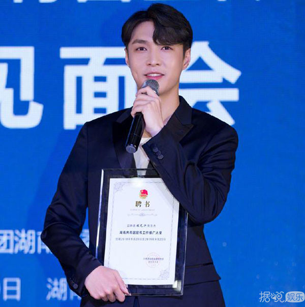 绿丝带表情,大概几点发,你们这样发博是来搞笑的吗? 绿丝带表情,大概几点发,你们这样发博是来搞笑的吗?
