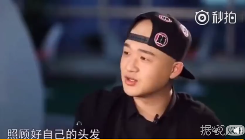 包贝尔兑现三年前承诺，粉丝却要求退货？