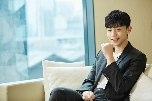 邓伦又去当伴郎了，这是要发展成专业户吗？