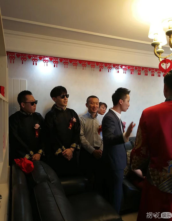 邓伦又去当伴郎了，这是要发展成专业户吗？