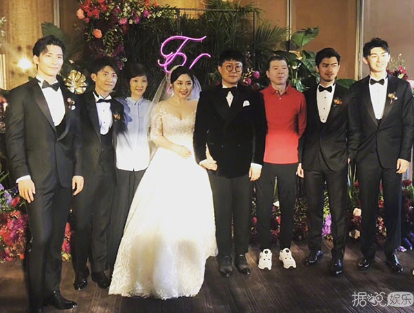 邓伦又去当伴郎了，这是要发展成专业户吗？