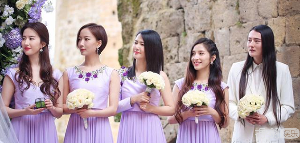 邓伦又去当伴郎了，这是要发展成专业户吗？