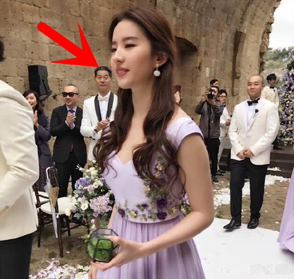 邓伦又去当伴郎了，这是要发展成专业户吗？