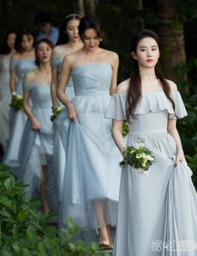 邓伦又去当伴郎了，这是要发展成专业户吗？