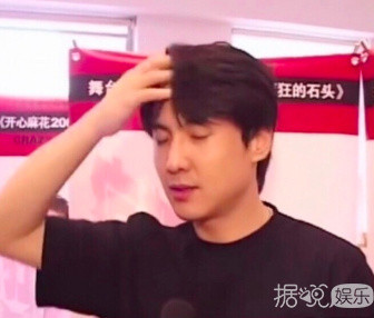 今昔对比强烈！这些男星年轻时帅出天际