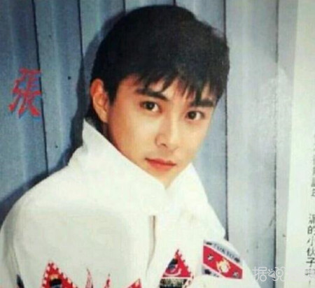 今昔对比强烈！这些男星年轻时帅出天际