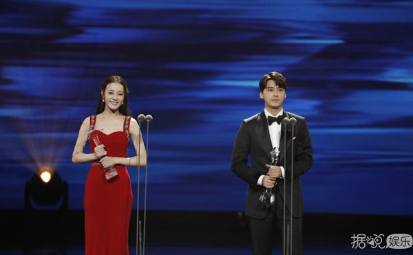 拿了金鹰奖大满贯被群嘲？迪丽热巴这个视后有点尴尬啊