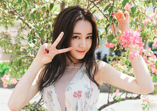 拿了金鹰奖大满贯被群嘲？迪丽热巴这个视后有点尴尬啊