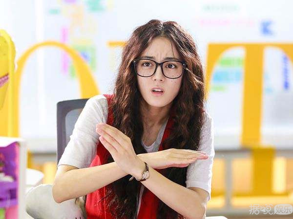 拿了金鹰奖大满贯被群嘲？迪丽热巴这个视后有点尴尬啊