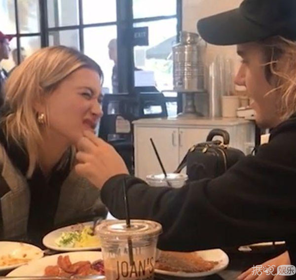 比伯海莉结婚了，他和赛琳娜终于彻底结束