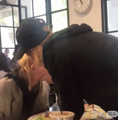 比伯海莉结婚了，他和赛琳娜终于彻底结束