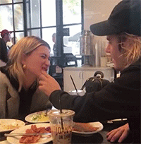 比伯海莉结婚了，他和赛琳娜终于彻底结束