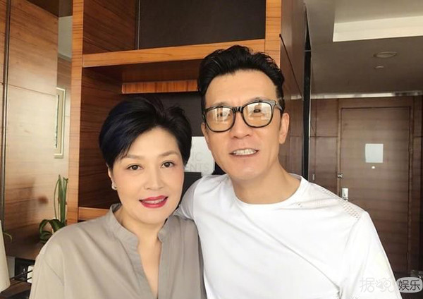 年仅50岁的李咏患癌过世,妻子发博称:永失我爱 年仅50岁的李咏患癌过世,妻子发博称:永失我爱