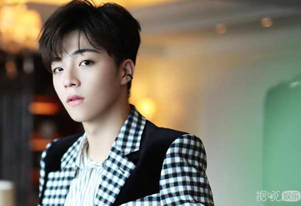 微商请陈立农代言花了七位数，粉丝撕到微商全公司鞠躬道歉